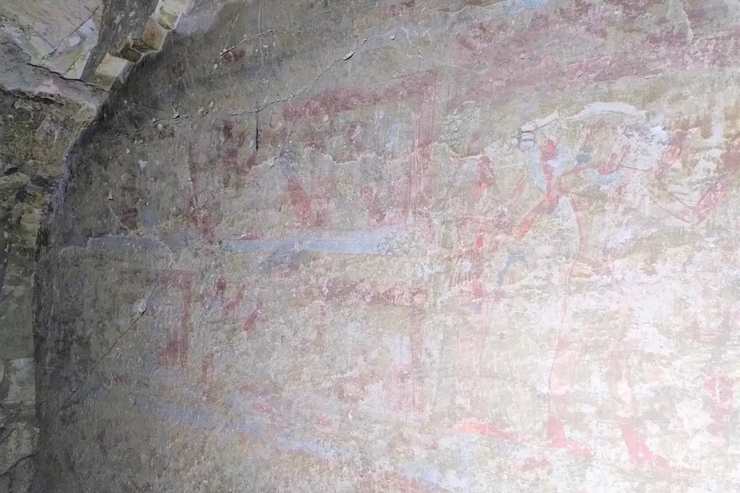 Una tumba desconocida ha permanecido oculta durante casi 3.000 años bajo la necrópolis de Luxor. Sus pinturas conservan el nombre de Paser, pero los arqueólogos todavía intentan descubrir quién fue realmente su misterioso propietario