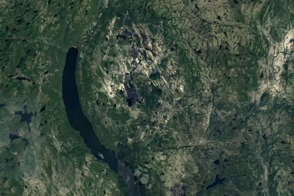 Un astrónomo aficionado abrió Google Maps para preparar un viaje por Canadá. Lo que encontró era una cicatriz de 25 kilómetros que llevaba 390 millones de años sin nombre