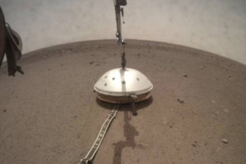 Marte parecía un planeta geológicamente simple, hasta que la NASA escuchó sus temblores. Los datos de InSight revelan un antiguo sistema magmático oculto bajo la corteza