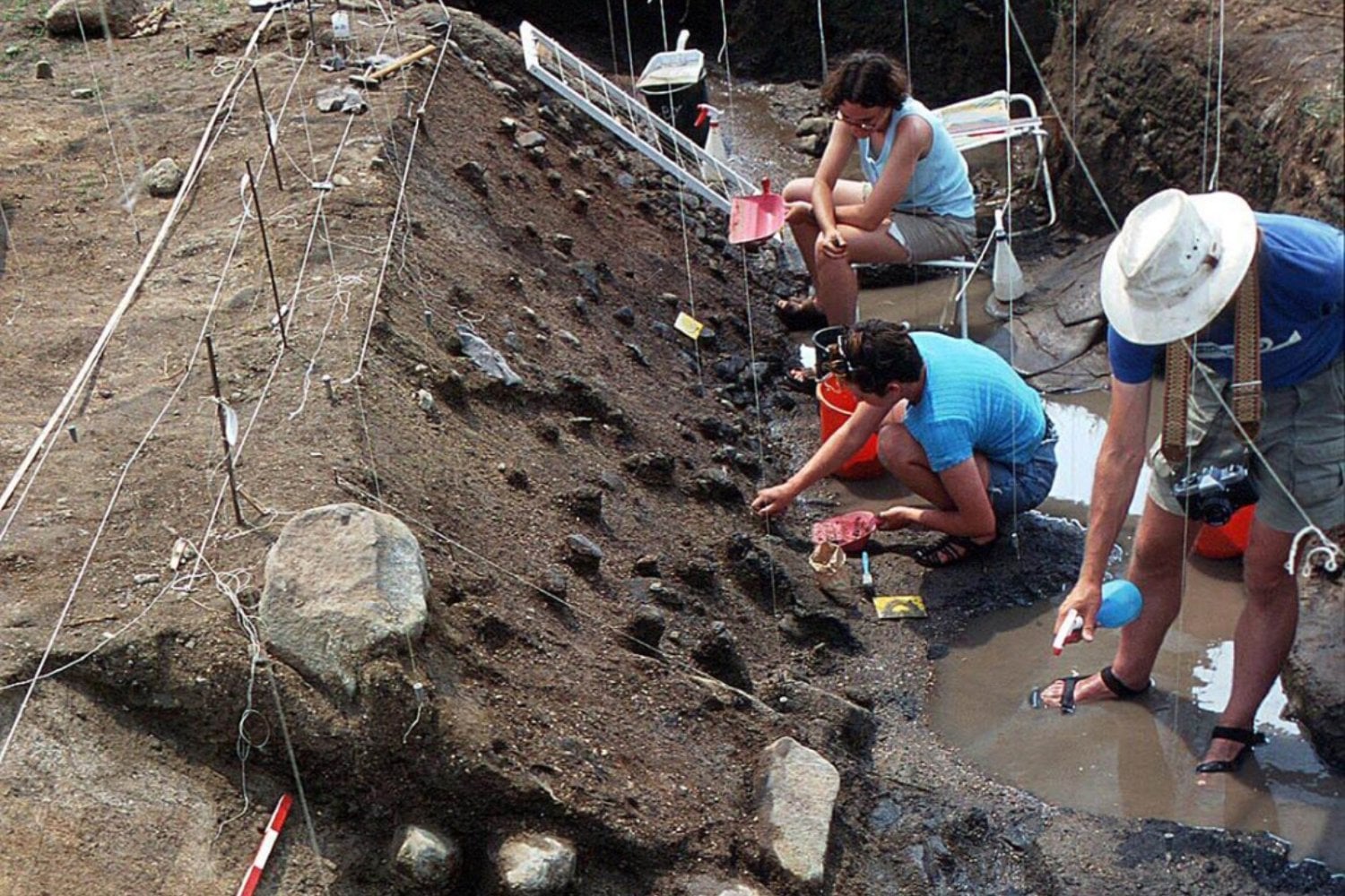 Mucho antes de que existieran los mapas, estos humanos ya sabían qué roca buscar y dónde encontrarla. Herramientas de hace 780.000 años revelan una tradición tecnológica transmitida durante generaciones