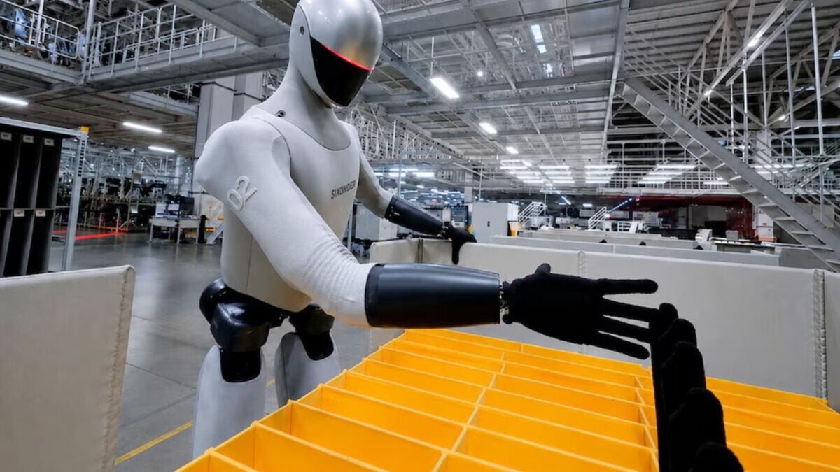 Xiaomi ha convertido su fábrica de coches eléctricos en una escuela para robots humanoides. Ya siguen ciclos de 76 segundos y alcanzan un 98% de acierto, pero todavía (por suerte) no sustituyen a un operario