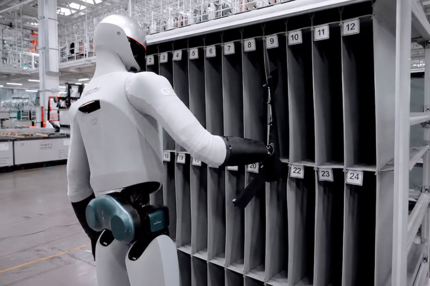 Xiaomi ha convertido su fábrica de coches eléctricos en una escuela para robots humanoides. Ya siguen ciclos de 76 segundos y alcanzan un 98% de acierto, pero todavía no sustituyen a un operario