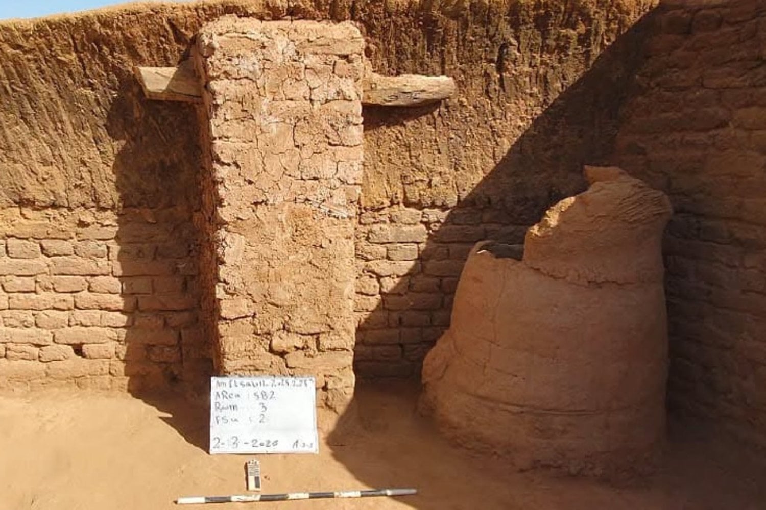 Egipto acaba de encontrar una ciudad bizantina en pleno desierto y 18 tumbas junto al Mediterráneo. Entre lenguas de oro, hornos de pan y cartas en cerámica aparece una historia mucho más humana