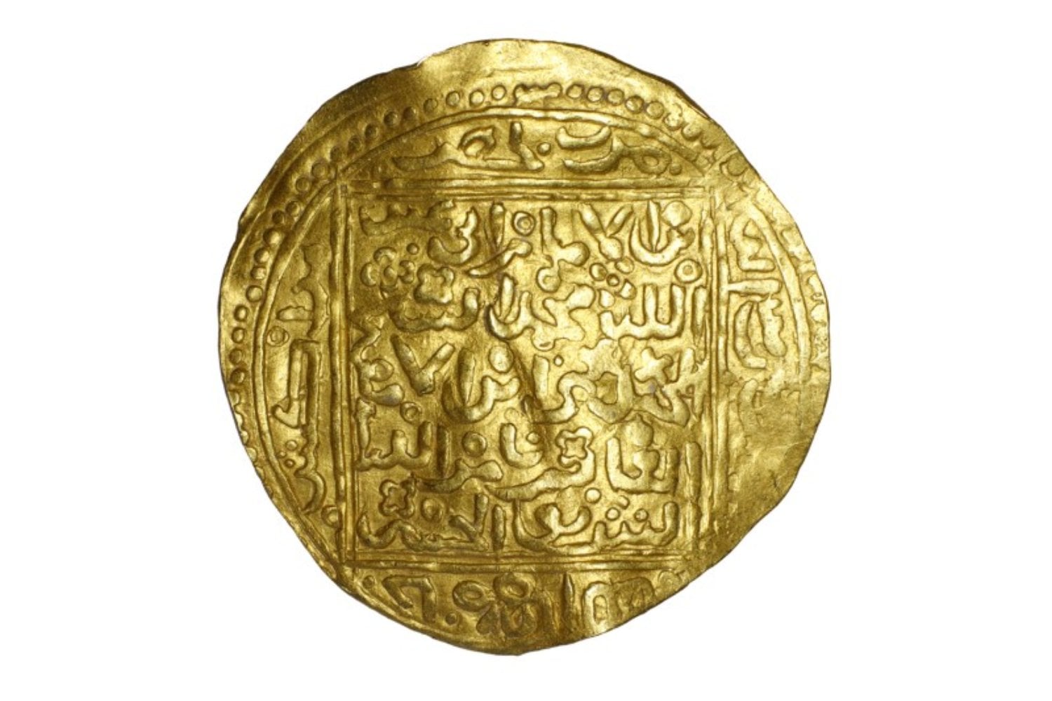 Cuatrocientas monedas marroquíes aparecieron en un naufragio inglés y durante 30 años nadie supo qué barco las llevaba. Unos documentos olvidados acaban de reconstruir su último viaje en 1633