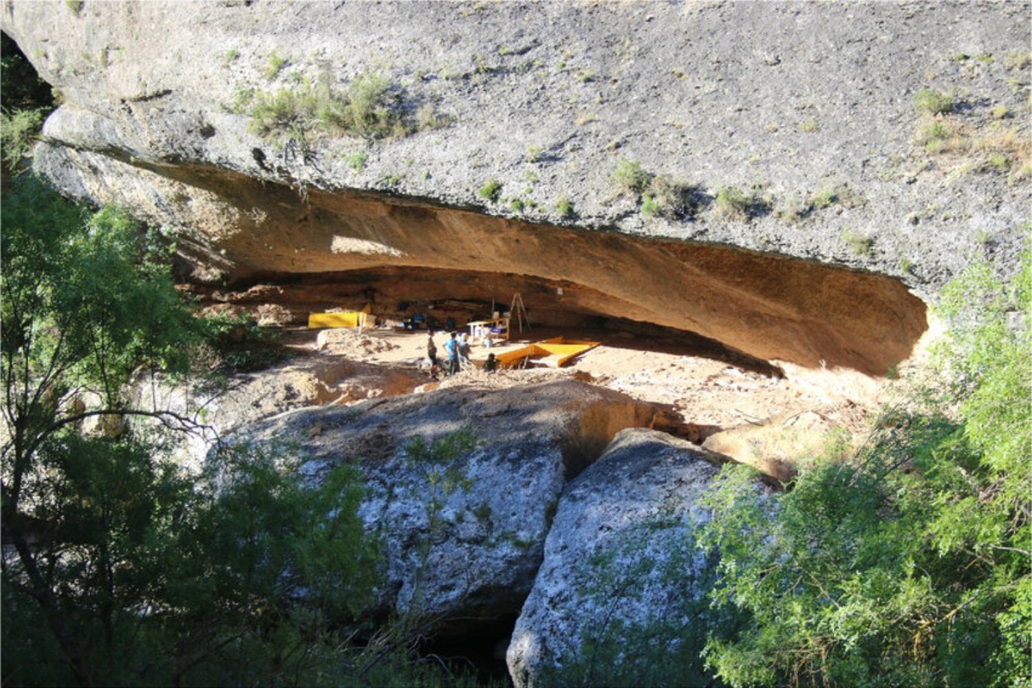 Durante 1.500 años, cazadores y primeros agricultores dejaron sus hogares en la misma cueva de Cataluña. Los arqueólogos acaban de encontrar los capítulos que faltaban para entender cómo cambió nuestra forma de vivir