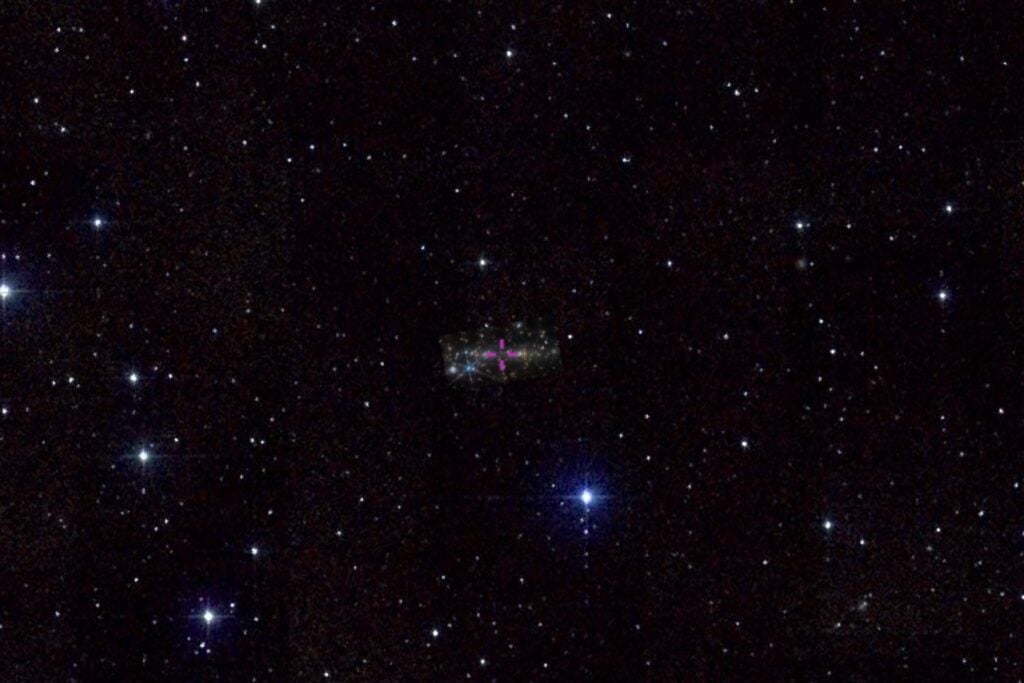 El James Webb ha fotografiado una colisión entre dos gigantescos cúmulos de galaxias tal como ocurrió hace 4.400 millones de años. Los extraños arcos de luz de la imagen esconden objetos nacidos cuando el universo todavía era un recién llegado
