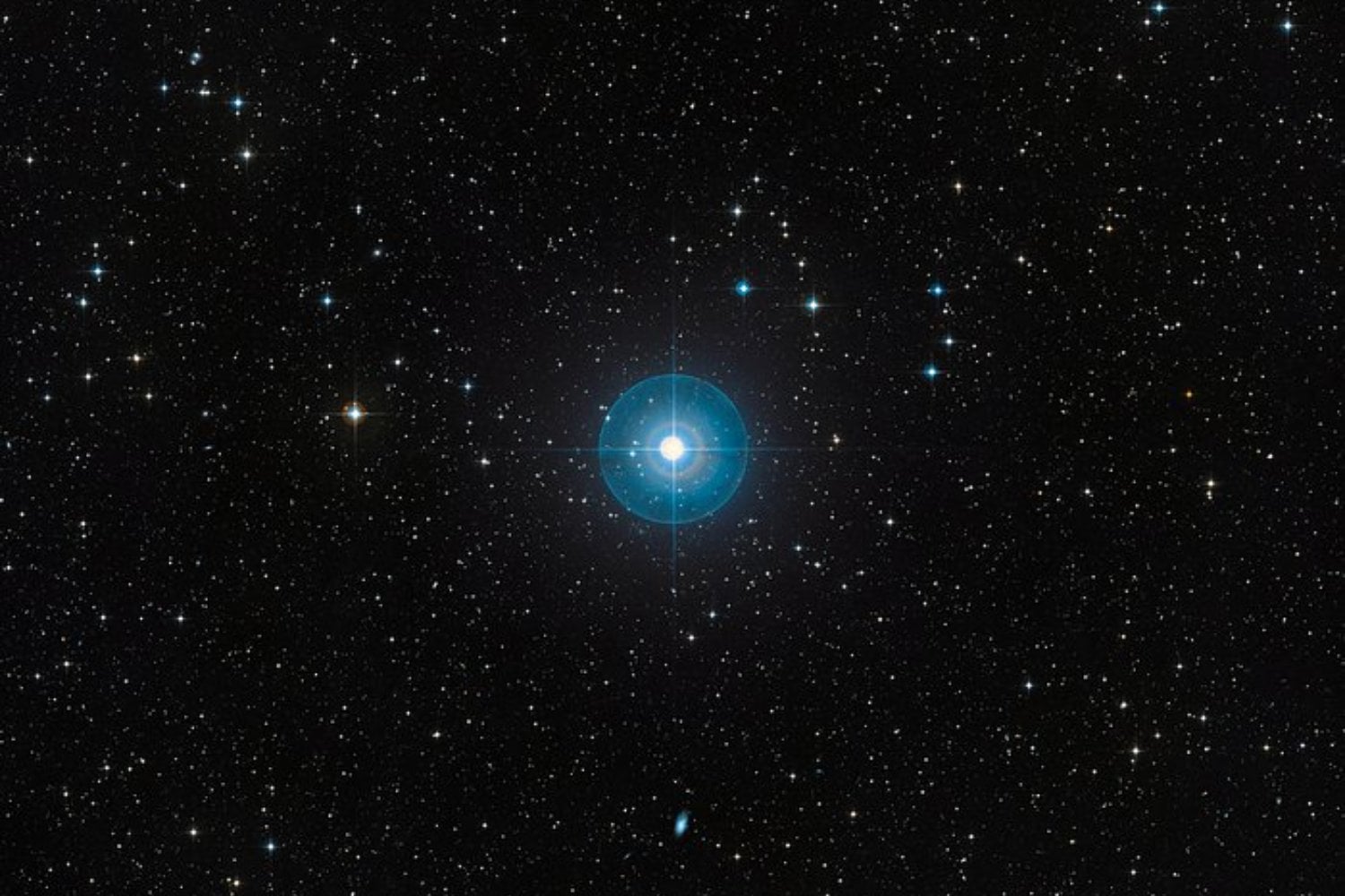Astrónomos estudiaban un planeta conocido cuando apareció un diminuto punto que nadie había visto. Llevaba 11 años escondido en los archivos y es el mundo más débil fotografiado desde la Tierra