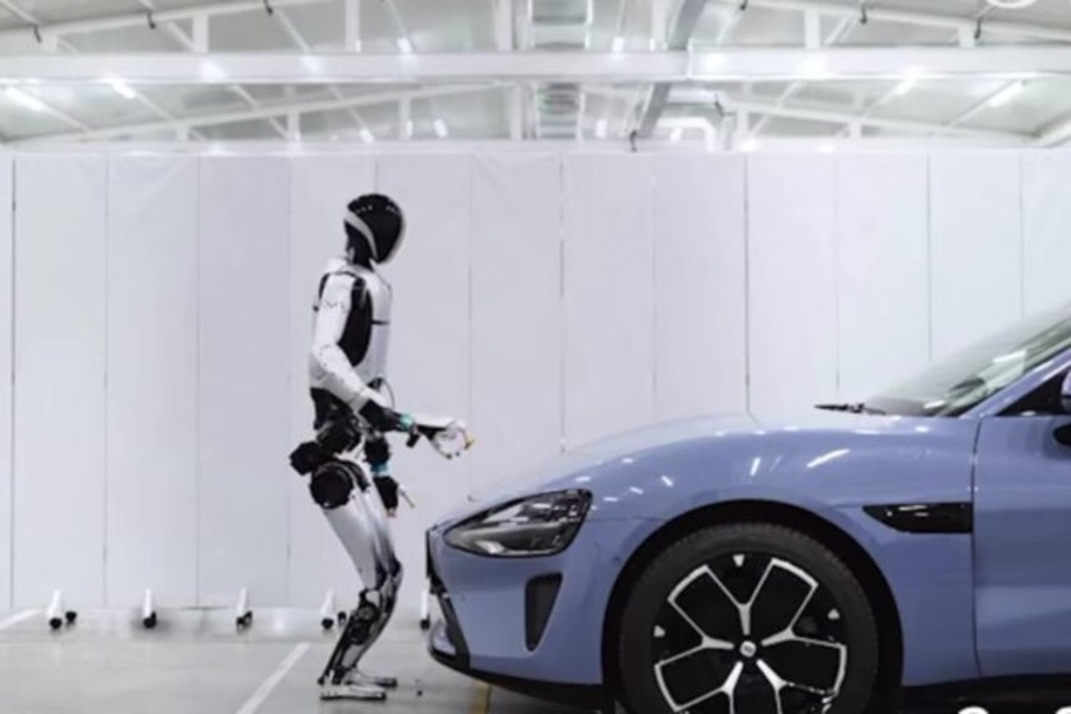 EE.UU. teme que un robot extranjero pueda espiar, mapear una fábrica o recibir órdenes a distancia. Acaba de cerrar la puerta a los nuevos humanoides y perros robóticos fabricados fuera del país