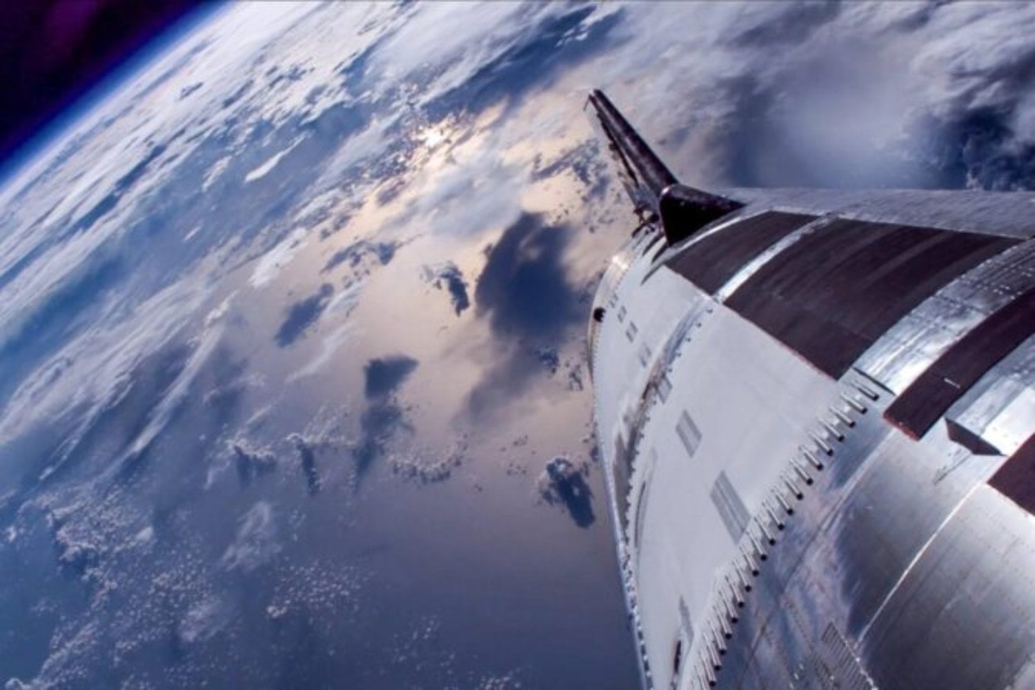 Starship iba a transportar por primera vez 20 satélites funcionales, pero cuatro motores impidieron que despegara. El próximo intento será el examen más importante del cohete de SpaceX para llegar a la Luna y Marte