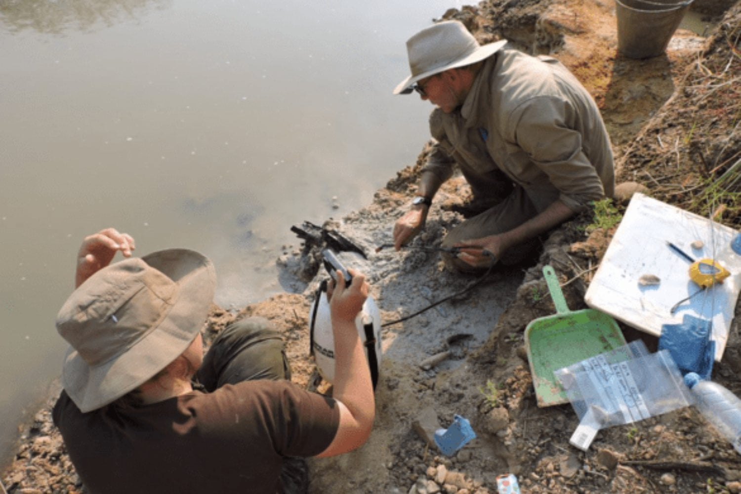 Unos humanos que todavía no eran Homo sapiens encajaron dos grandes troncos hace 476.000 años. La construcción obliga a replantear todo lo que creíamos sobre la llamada Edad de Piedra