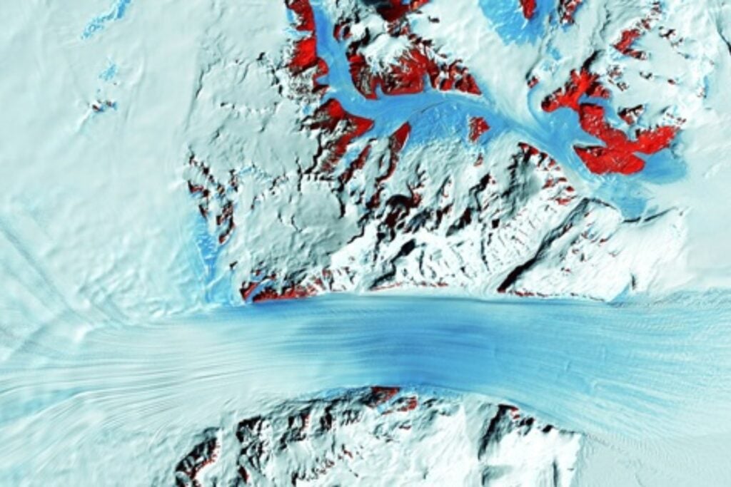 El misterio de por qué la Antártida se volvió blanca cuando la Tierra aún era mucho más cálida empieza a resolverse. La clave fueron montañas ocultas, ondas del manto y una ventaja geológica decisiva