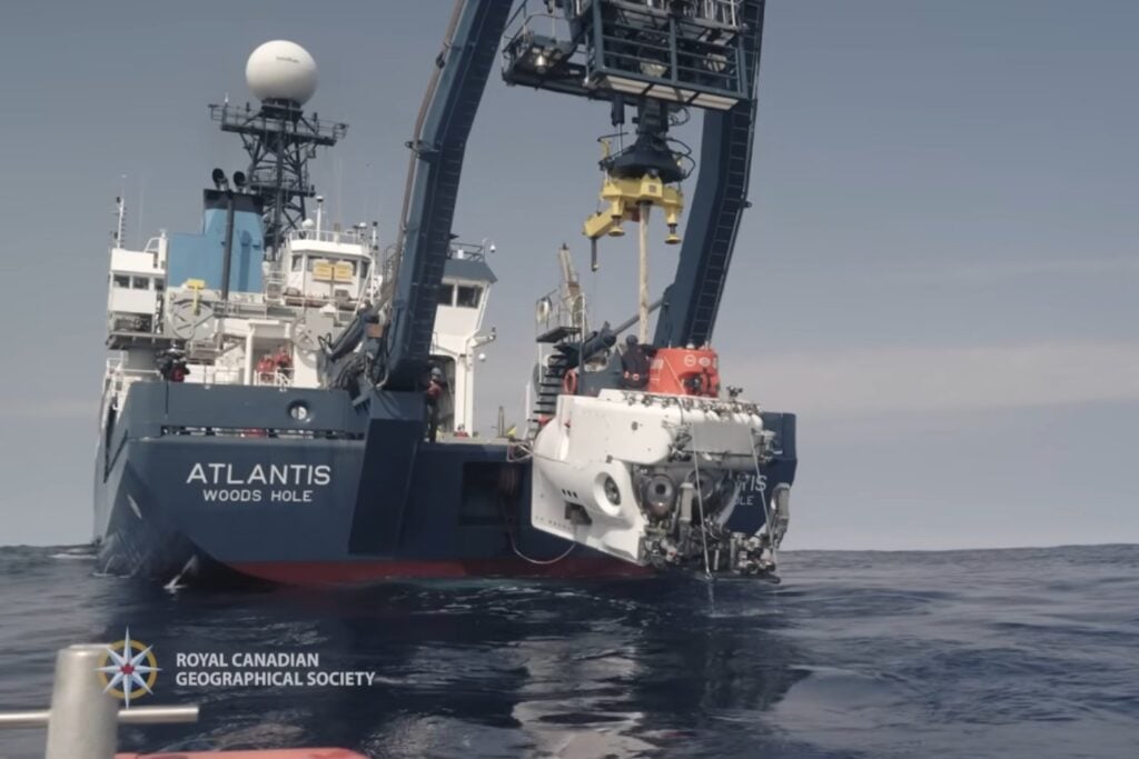 Un submarino bajó 390 metros en Canadá y encontró el último barco de Shackleton cubierto de vida