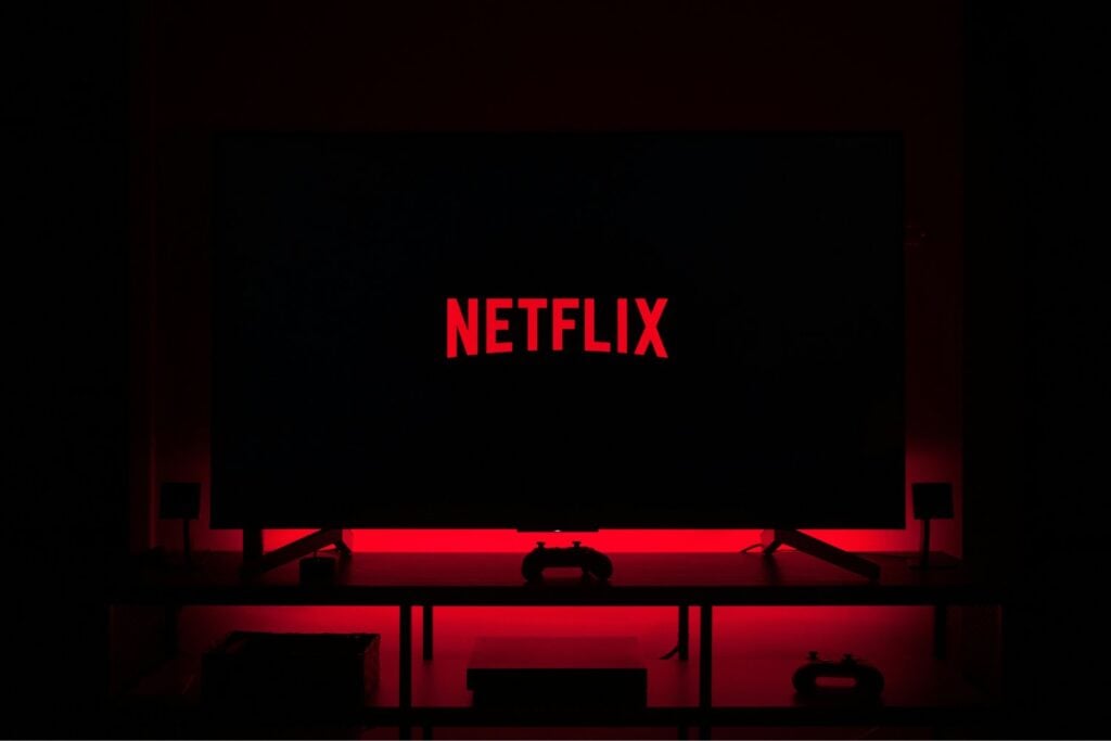 Netflix estudia sumar canales de televisión en vivo para evitar que sus usuarios pasen menos tiempo en la plataforma
