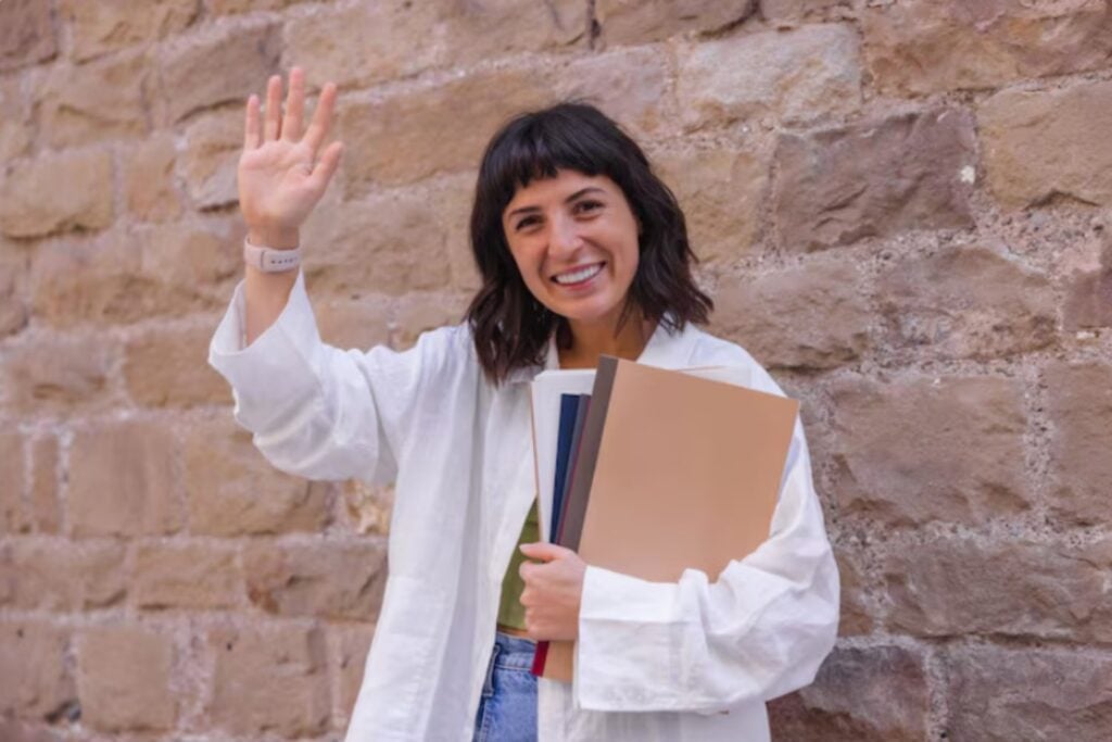 La inteligencia artificial explicó por qué saludamos varias veces a una misma persona