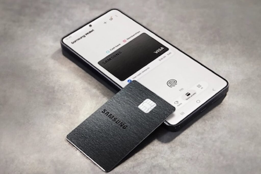 Samsung entra en el negocio financiero con una tarjeta metálica integrada directamente en sus celulares