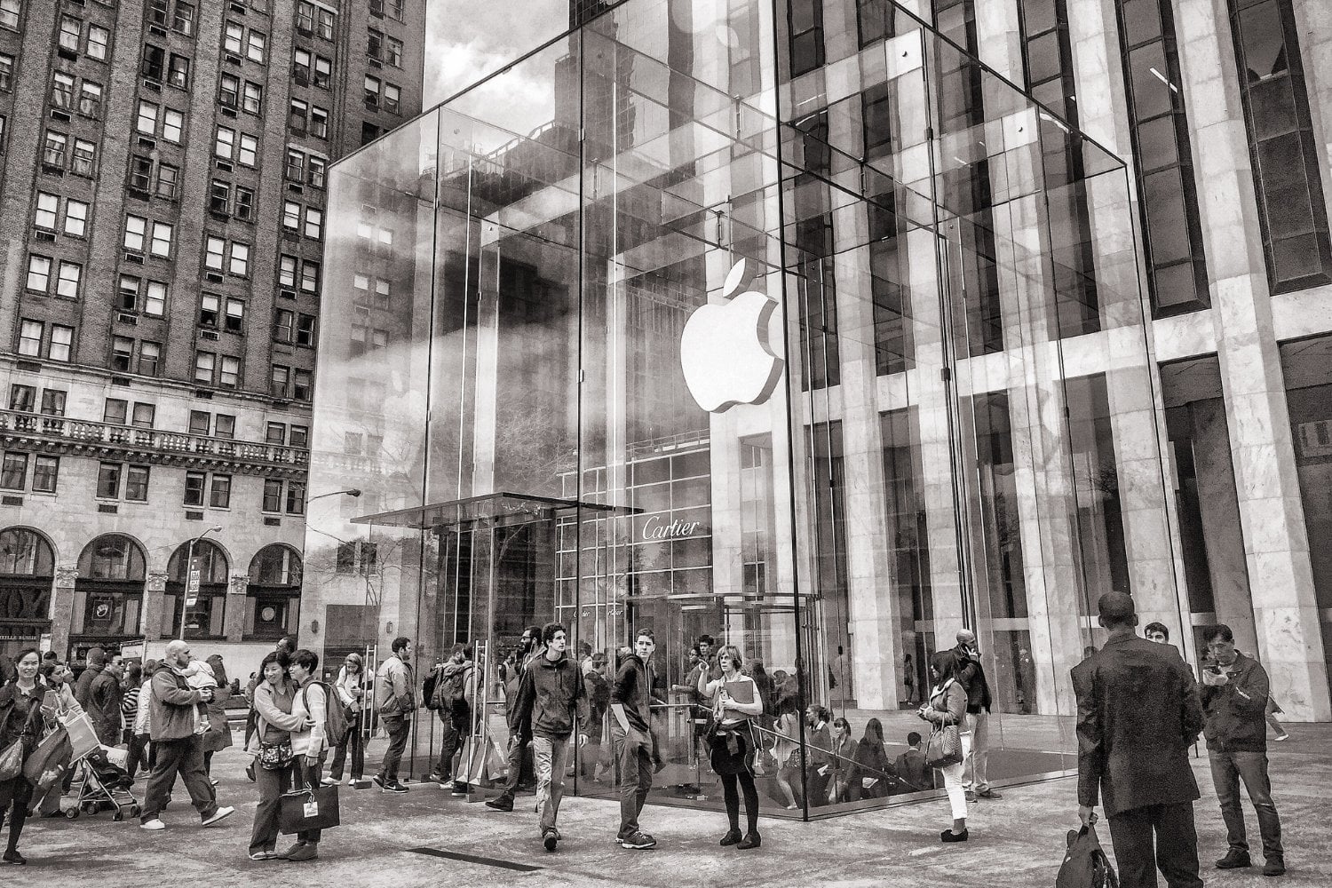 Apple quiere evitar que la IA encarezca sus próximos iPhone: la solución podría estar en China