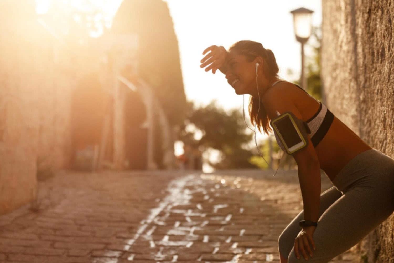 La ciencia descubrió que entrenar con calor puede mejorar tu rendimiento: el secreto está en cómo se adapta el cuerpo