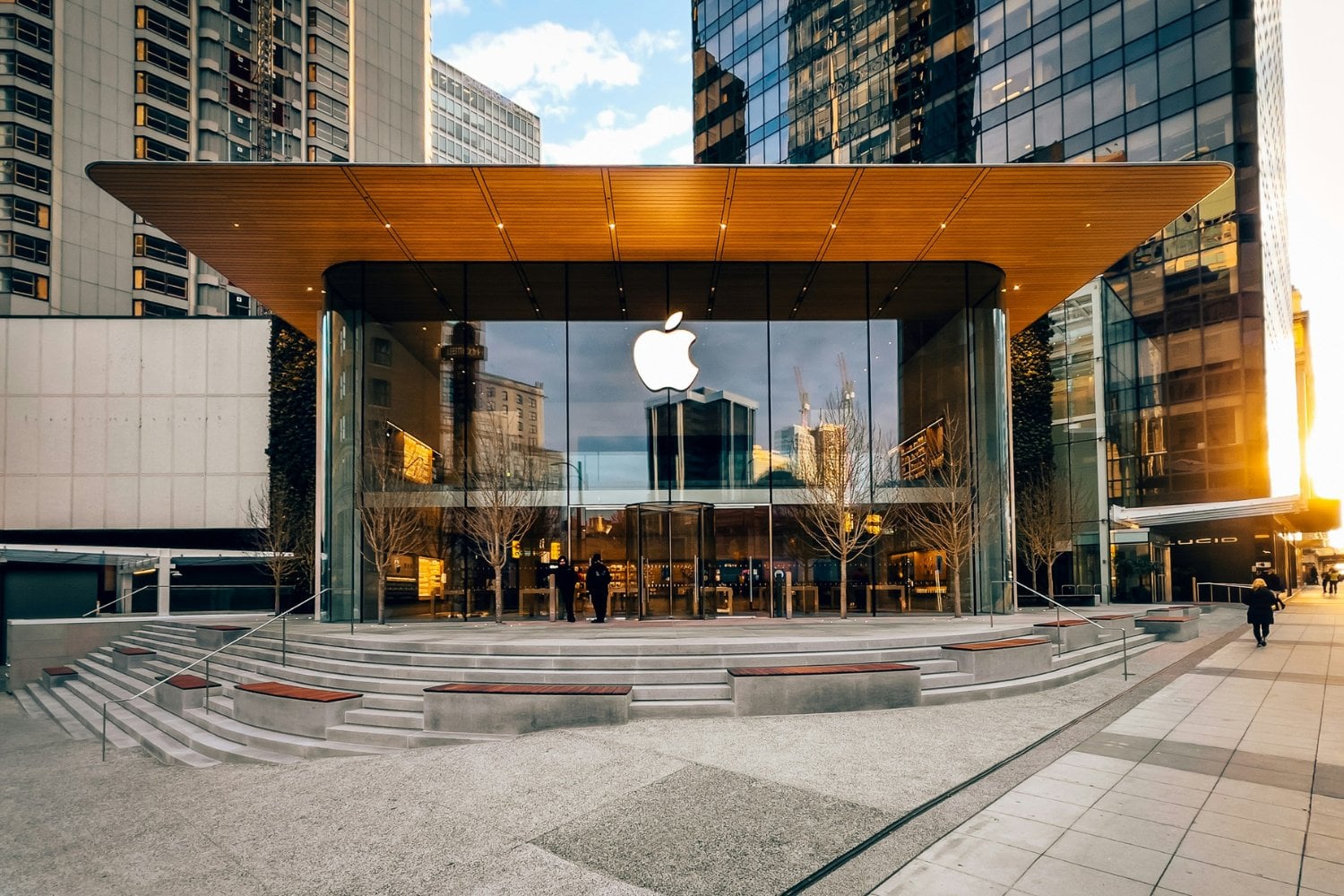 Mientras Google y Microsoft construyen ciudades de servidores, Apple apuesta por necesitar muchos menos