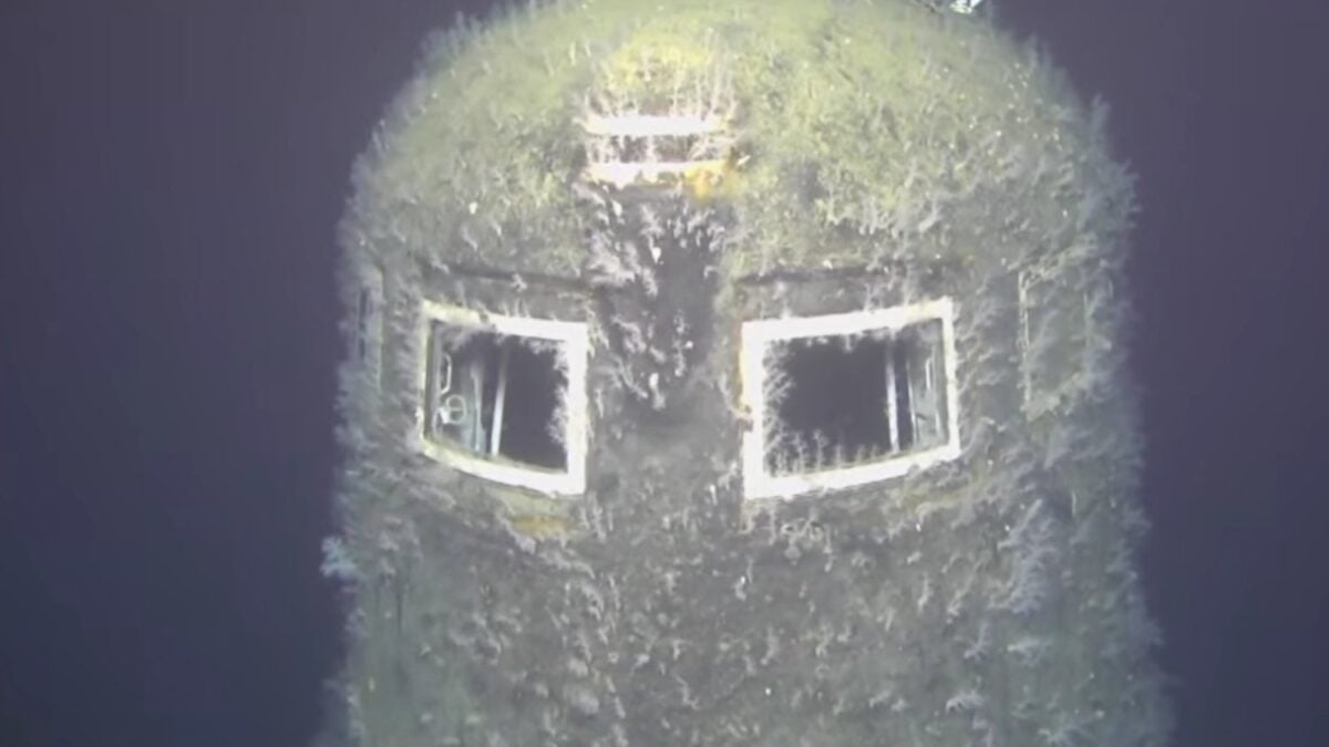 El submarino nuclear que lleva 37 años bajo el mar sigue liberando radiación: qué ocurre dentro del Komsomolets