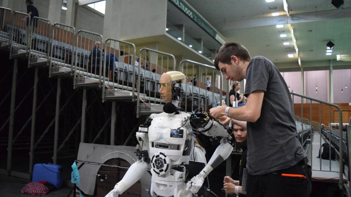 Japón quiere diez millones de robots antes de 2040: no busca ciencia ficción, busca reemplazar trabajadores que ya no tiene