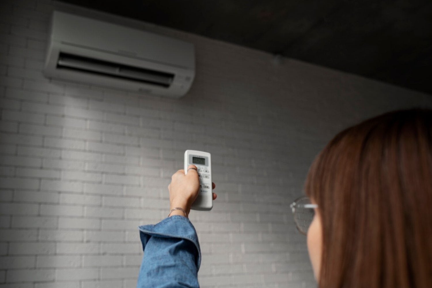 El modo “dry” del aire acondicionado puede gastar menos, pero no siempre es mejor que el modo frío
