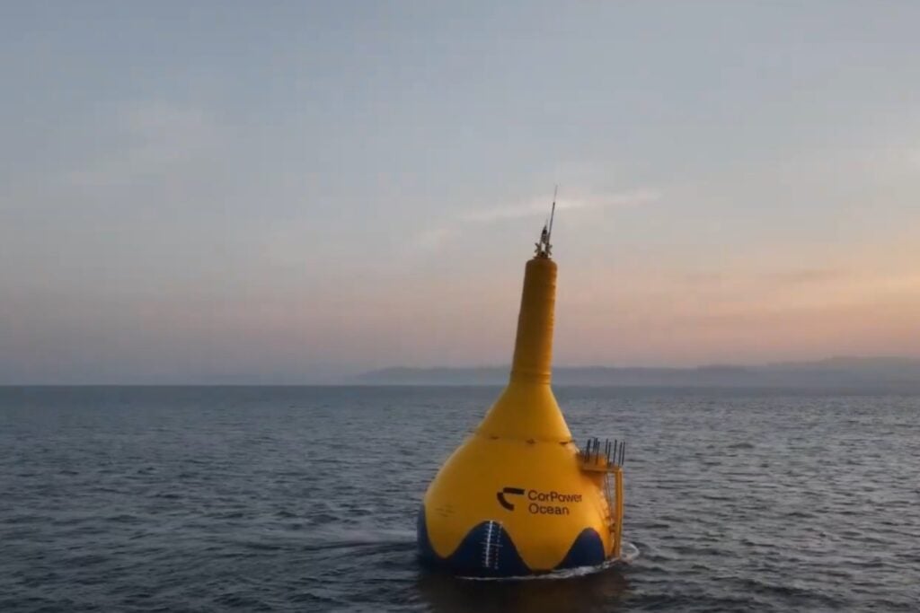 La energía del mar lleva décadas estancada, pero una empresa sueca cree haber resuelto su mayor problema