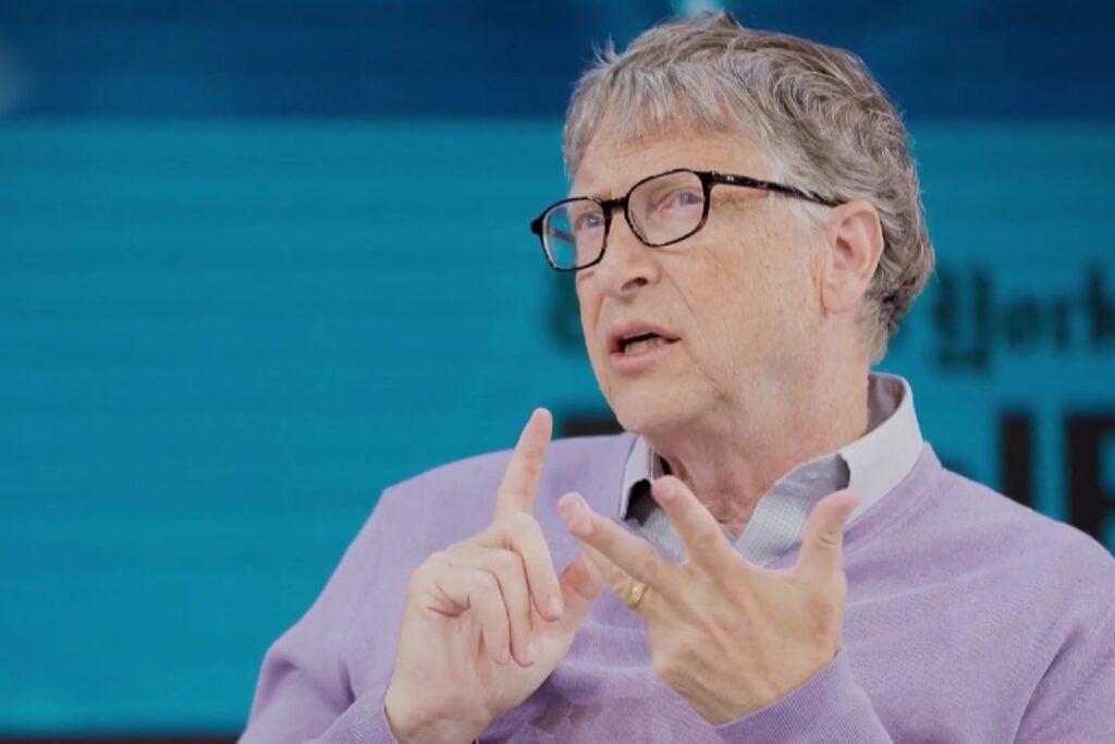 Bill Gates sigue confiando en la inteligencia artificial, aunque hay tres escenarios que lo preocupan