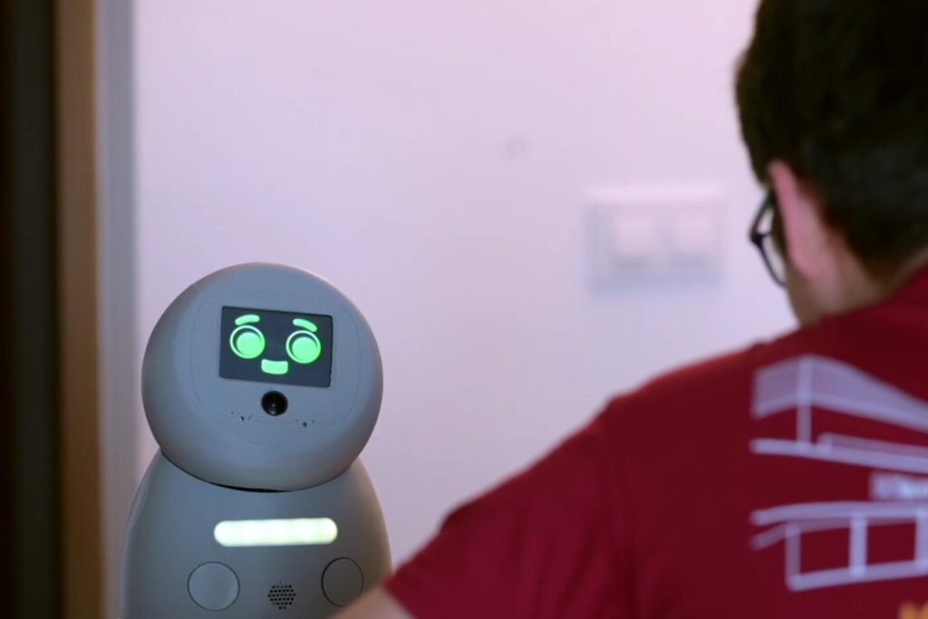 Un robot con inteligencia emocional empieza sus primeras pruebas en terapias de autismo en Madrid