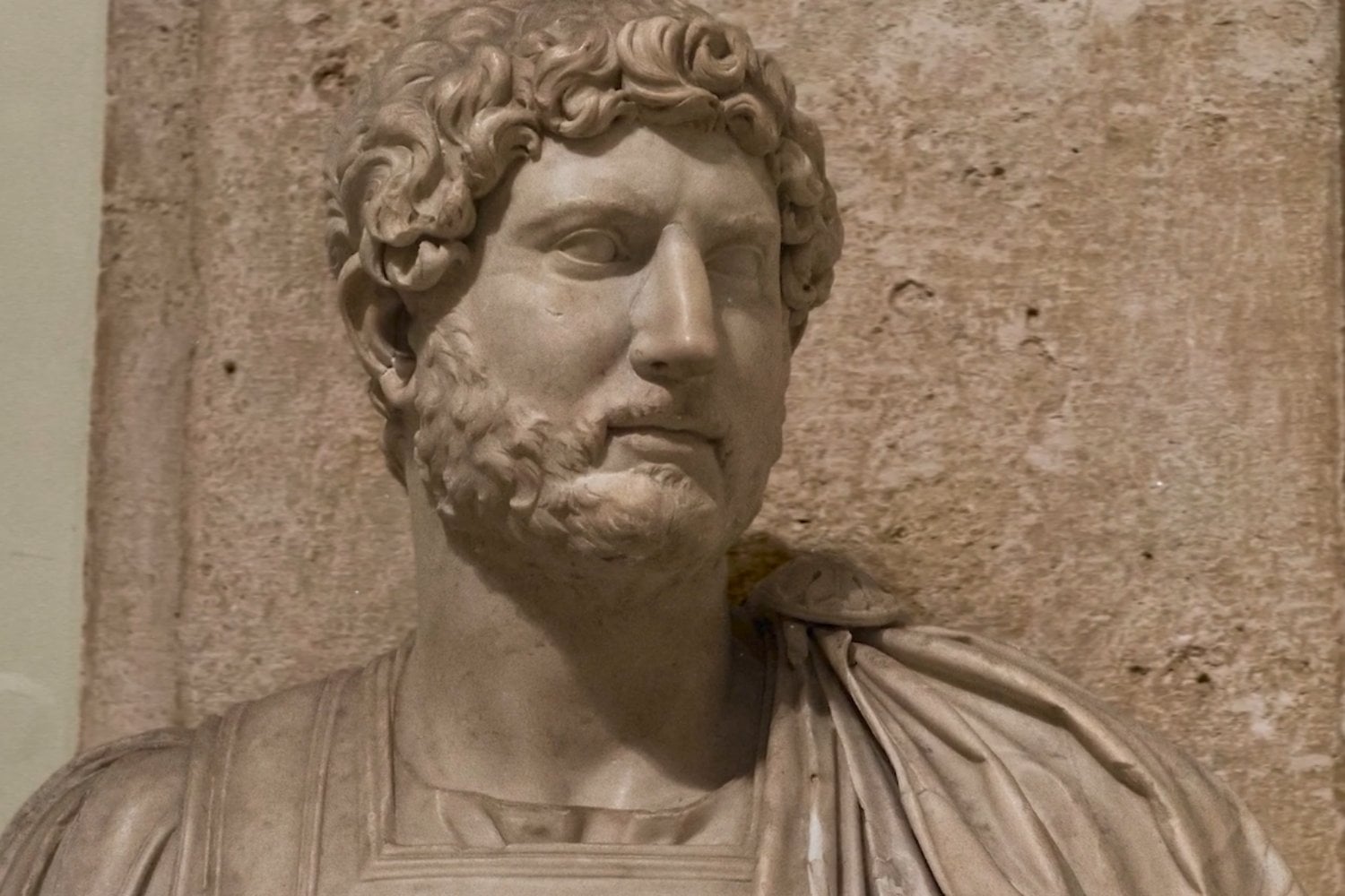 El hormigón romano escondía otro secreto y apareció bajo la letrina de un emperador
