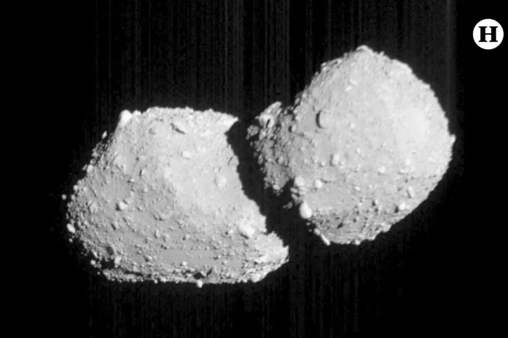 Una sonda japonesa fotografió un asteroide con forma de muñeco de nieve: la imagen importa más de lo que parece