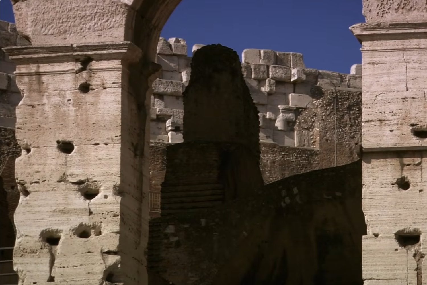 El hormigón romano escondía otro secreto y apareció bajo la letrina de un emperador