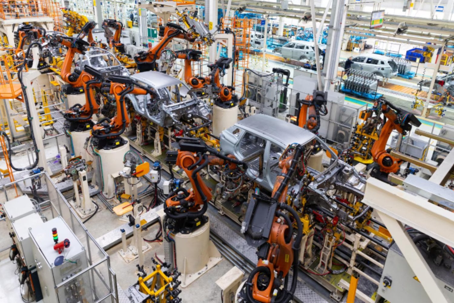 China convierte su poder industrial en turismo: miles de viajeros llegan para conocer sus fábricas del futuro