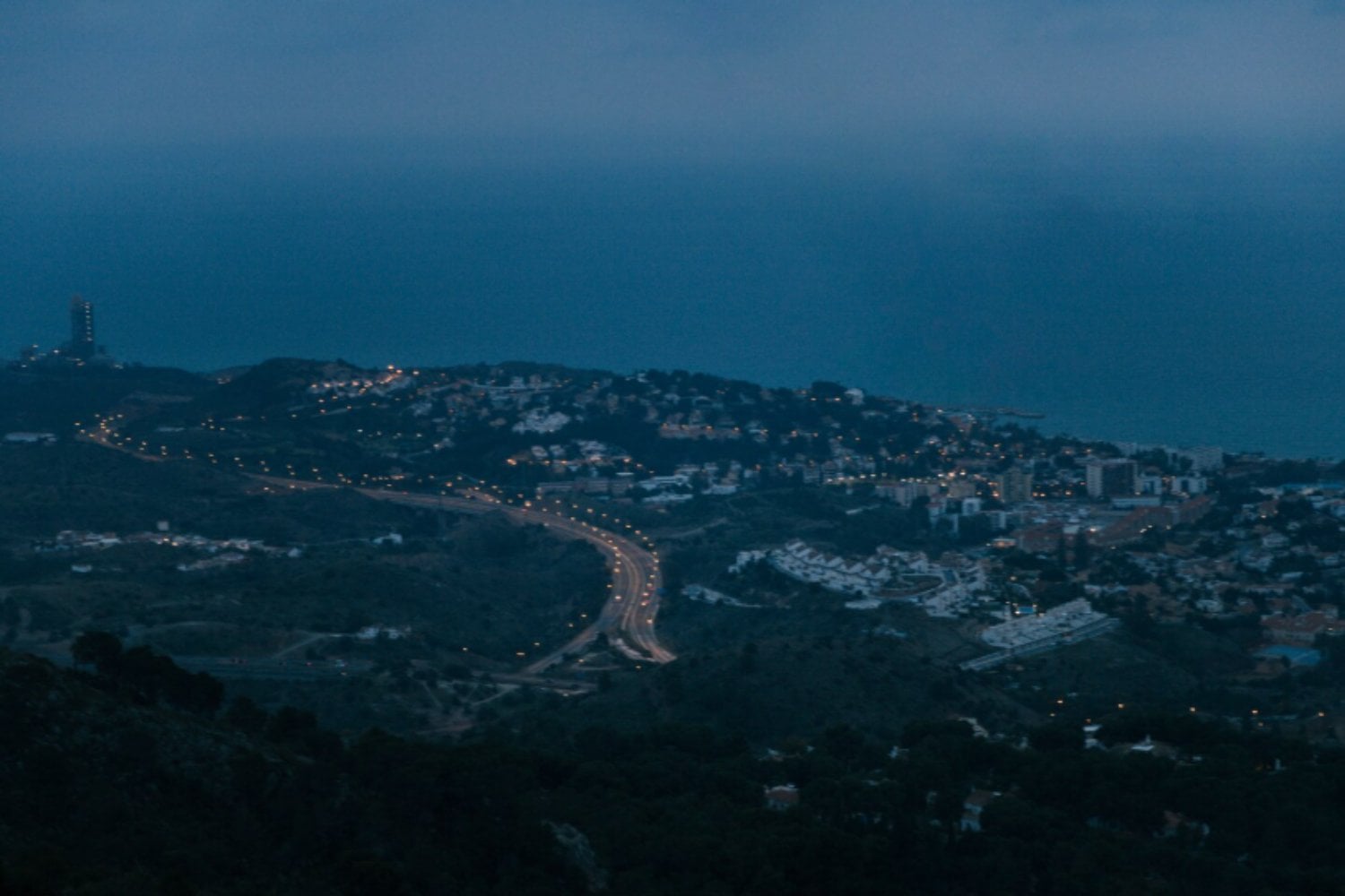 Cientos de pueblos españoles están cambiando el color de la noche sin darse cuenta