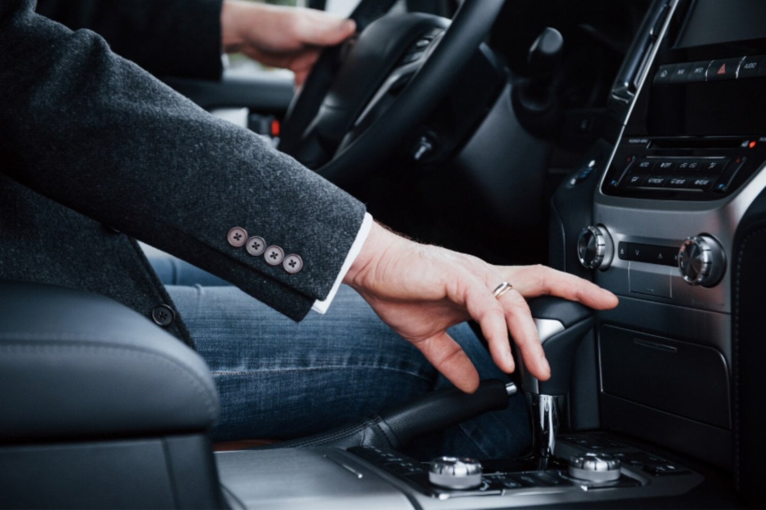 España ya tiene un carnet para coches automáticos: cada vez más alumnos lo eligen, pero tiene una letra pequeña.