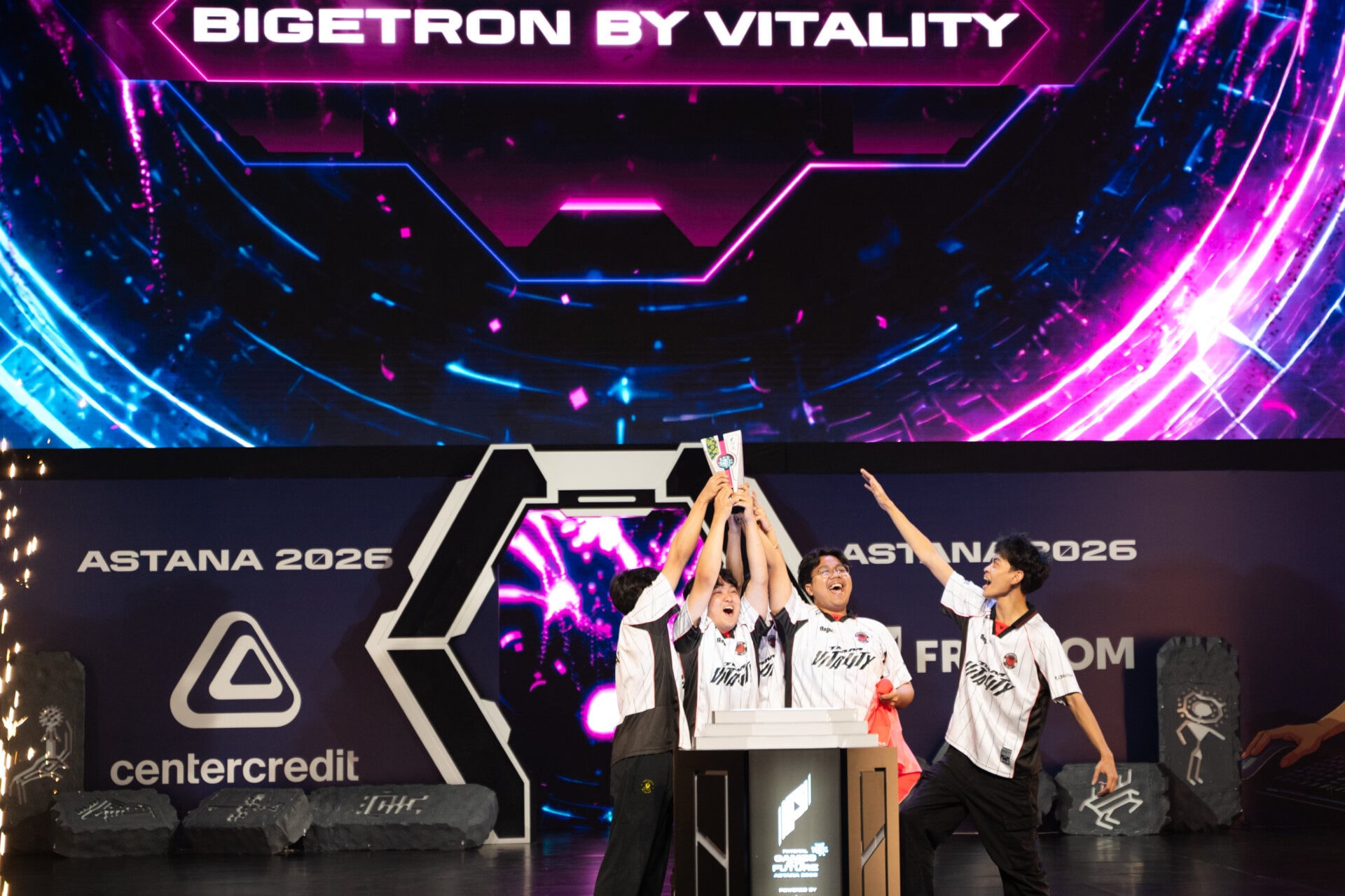 ONIC llegó a la final de Astana sin perder una sola partida. Bigetron by Vitality rompió la racha, ganó 3-1 y levantó el primer título internacional de su historia