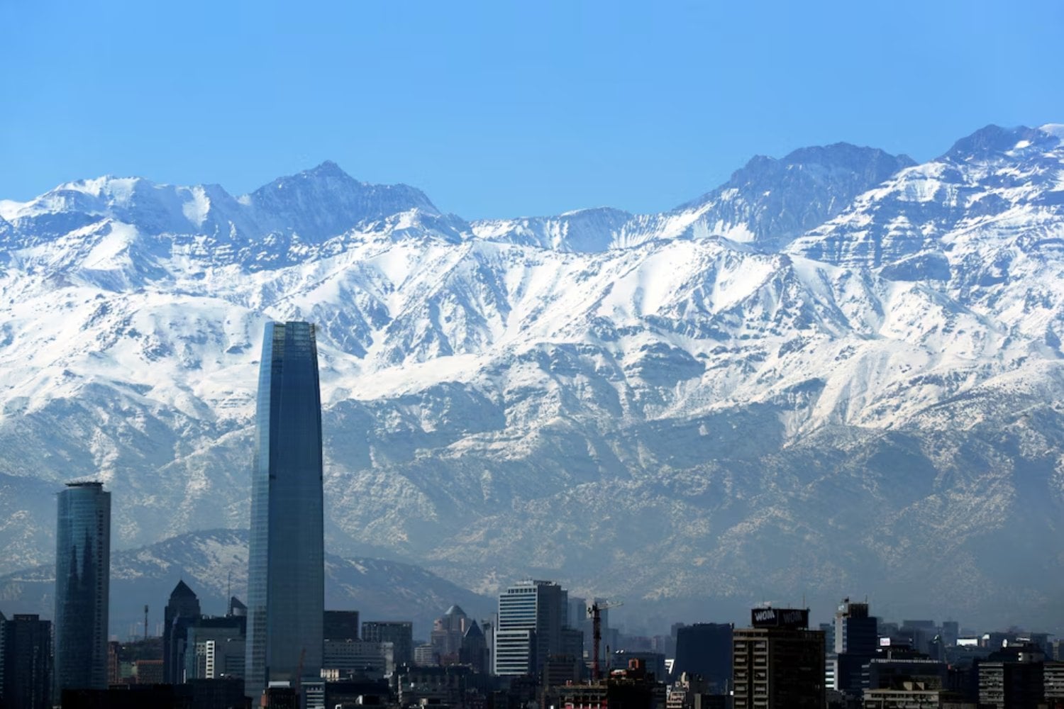 Los Andes parecían silenciosos, hasta que los científicos instalaron sensores. Encontraron 803 terremotos ocultos y descubrieron que la montaña sigue moviéndose bajo Chile