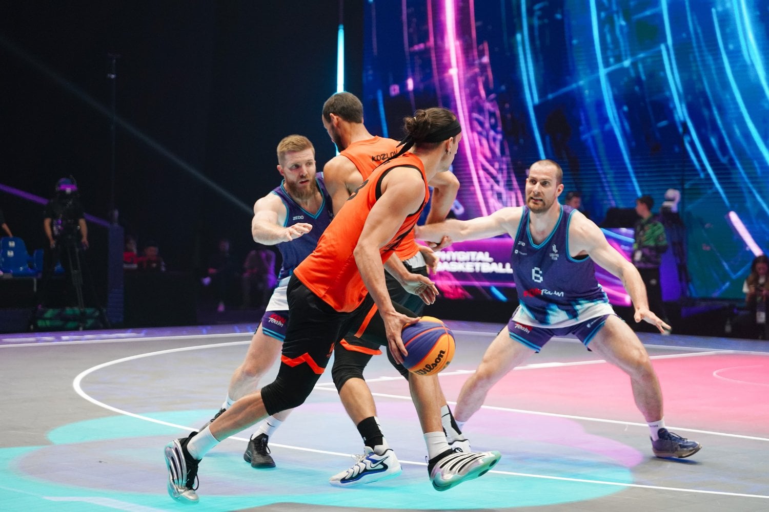 Wilders encontró la grieta en el equipo que parecía invencible en los Games of the Future. Le ganó primero con el mando, después con el cuerpo y terminó con el reinado de LIGA PRO TEAM en Astana
