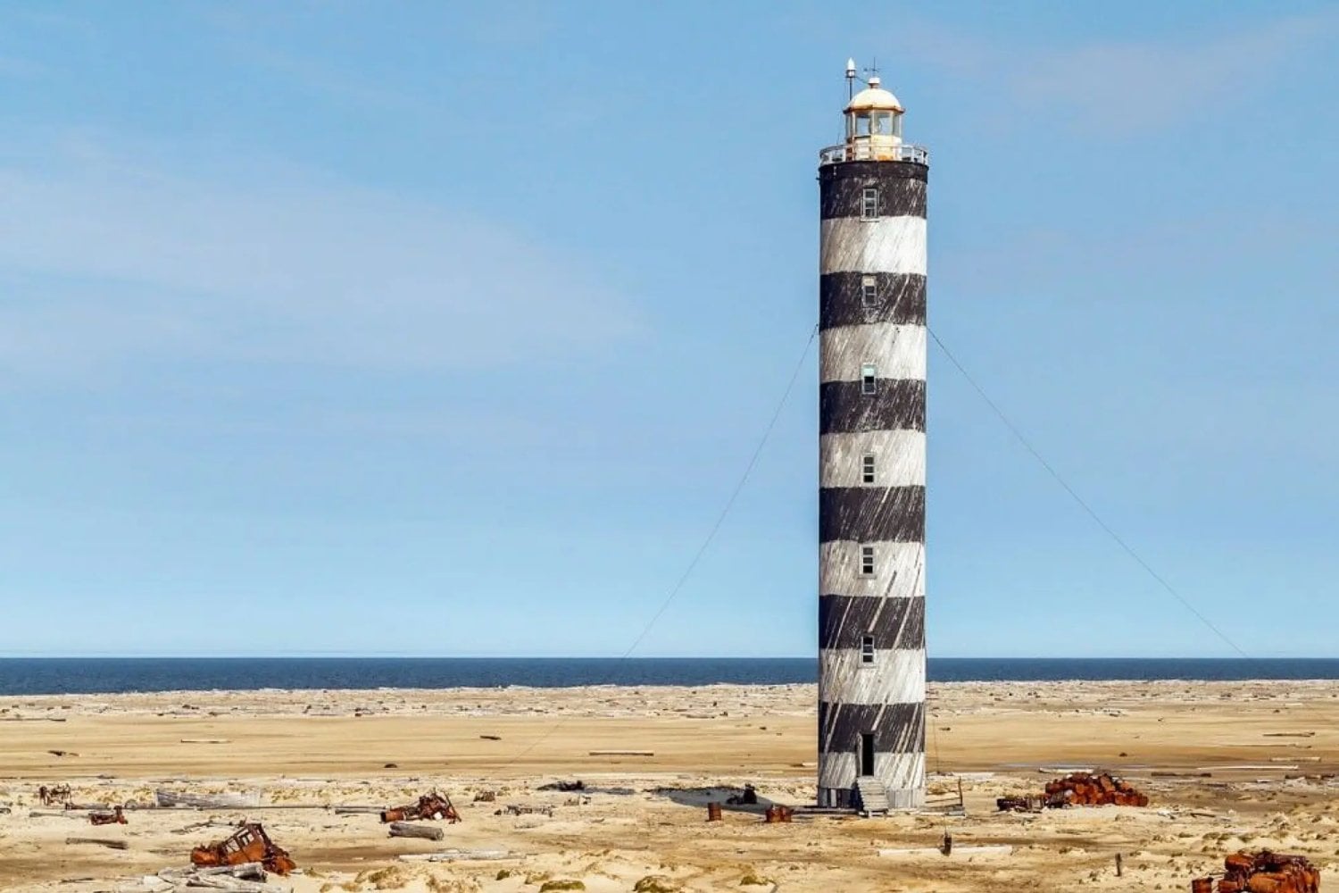 La URSS encontró la solución perfecta para iluminar el Ártico sin fareros: cientos de baterías nucleares. Su colapso las dejó a merced de chatarreros y fuentes radiactivas perdidas