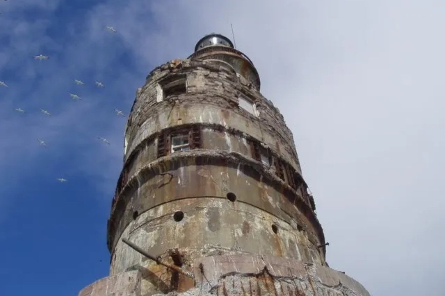 La URSS encontró la solución perfecta para iluminar el Ártico sin fareros: cientos de baterías nucleares. Su colapso las dejó a merced de chatarreros y fuentes radiactivas perdidas