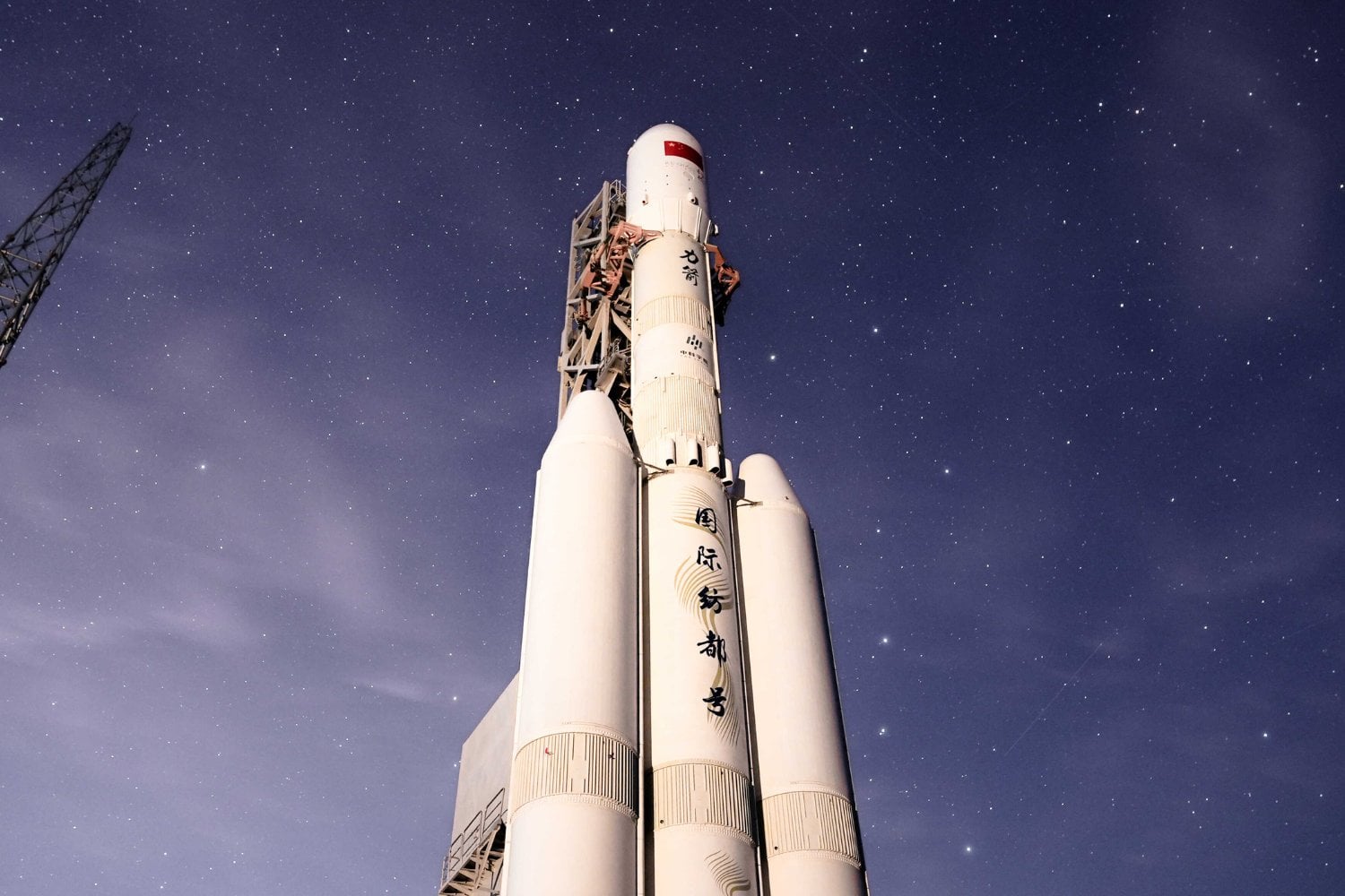 China pone a prueba durante 5.211 segundos el motor de su nuevo “taxi espacial”. En 2027 quiere usarlo para repartir satélites por distintas órbitas y llevar misiones hasta la Luna