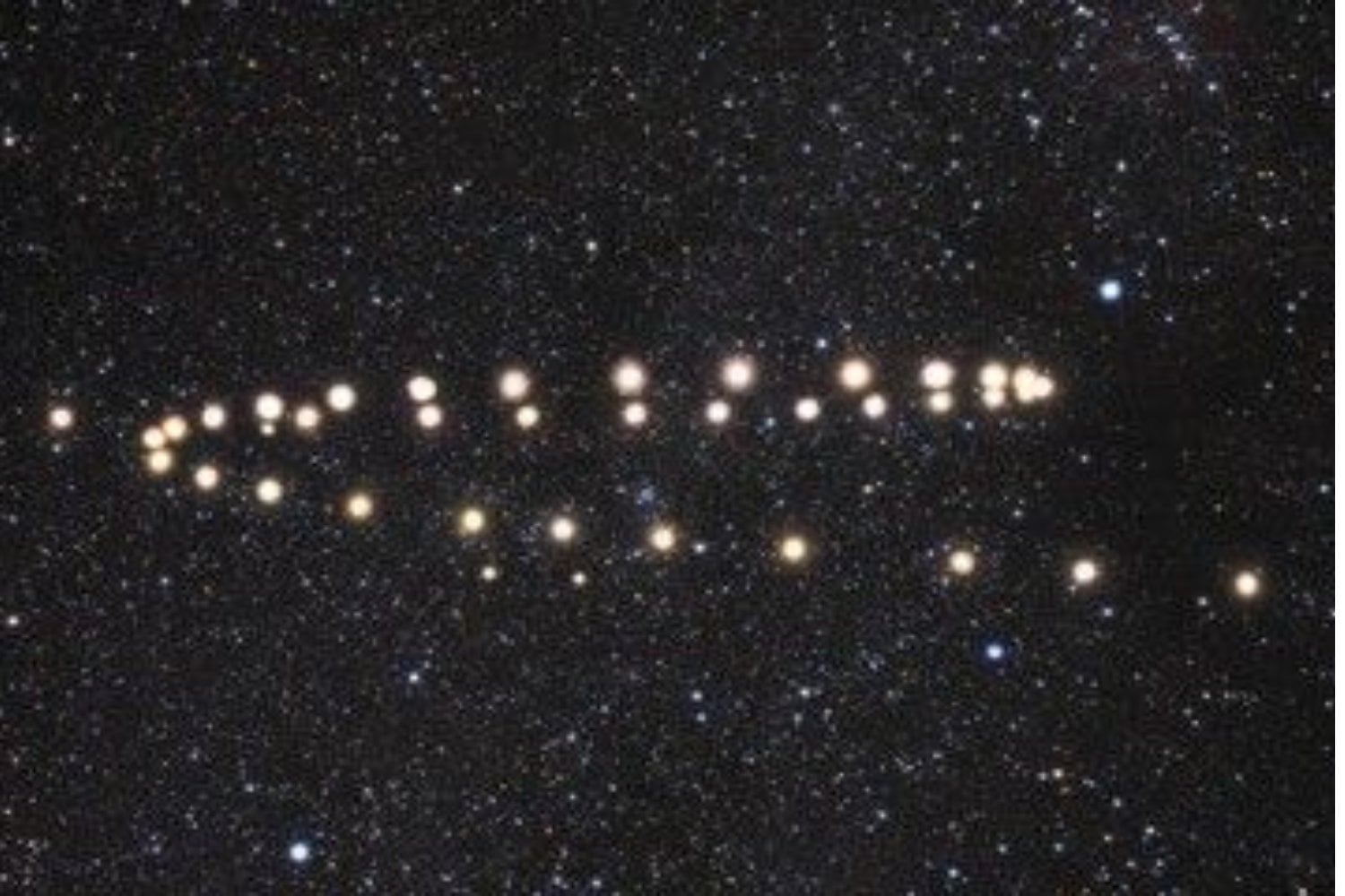 La Tierra recorre casi 1.000 millones de kilómetros cada año a unos 107.000 km/h. Lo más sorprendente es que nuestro cuerpo no puede sentir ese viaje