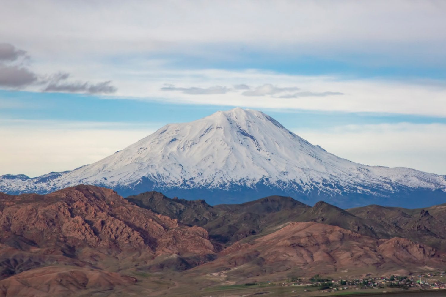 El monte de Noé está perdiendo el hielo antes de que podamos leerlo. Científicos acaban de cartografiar por primera vez un archivo de clima y civilizaciones a 5.000 metros