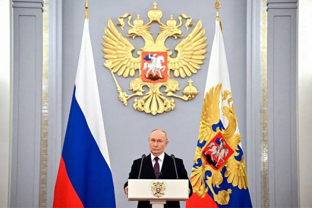 Putin dijo que los ataques no podían causar consecuencias graves dentro de Rusia. Cinco días después, las colas por combustible y los almacenes incendiados cuentan una historia muy distinta