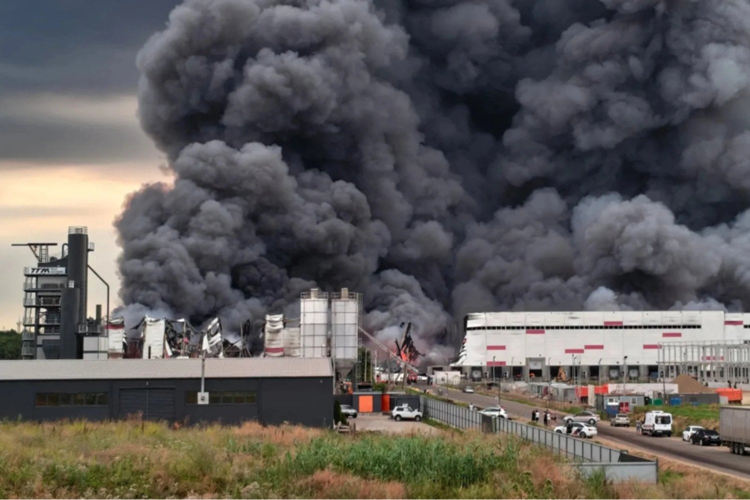 Putin dijo que los ataques no podían causar consecuencias graves dentro de Rusia. Cinco días después, las colas por combustible y los almacenes incendiados cuentan una historia muy distinta