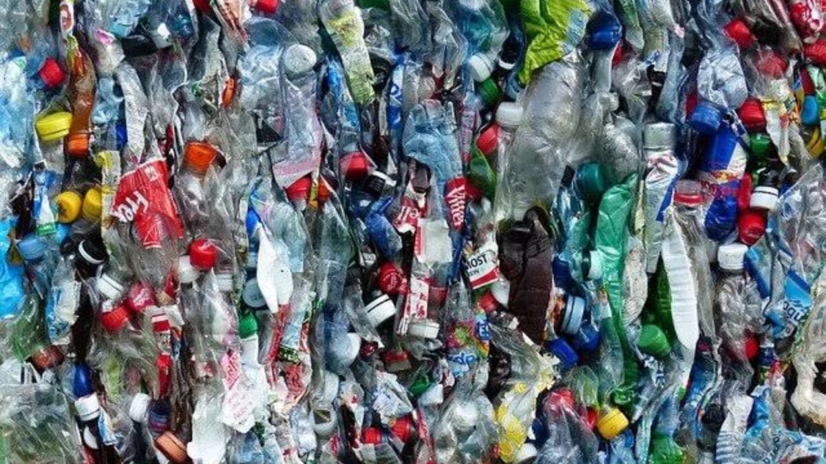 Шотландская компания внедрила технологию стерилизации пластика прямо в лабораториях для утилизации