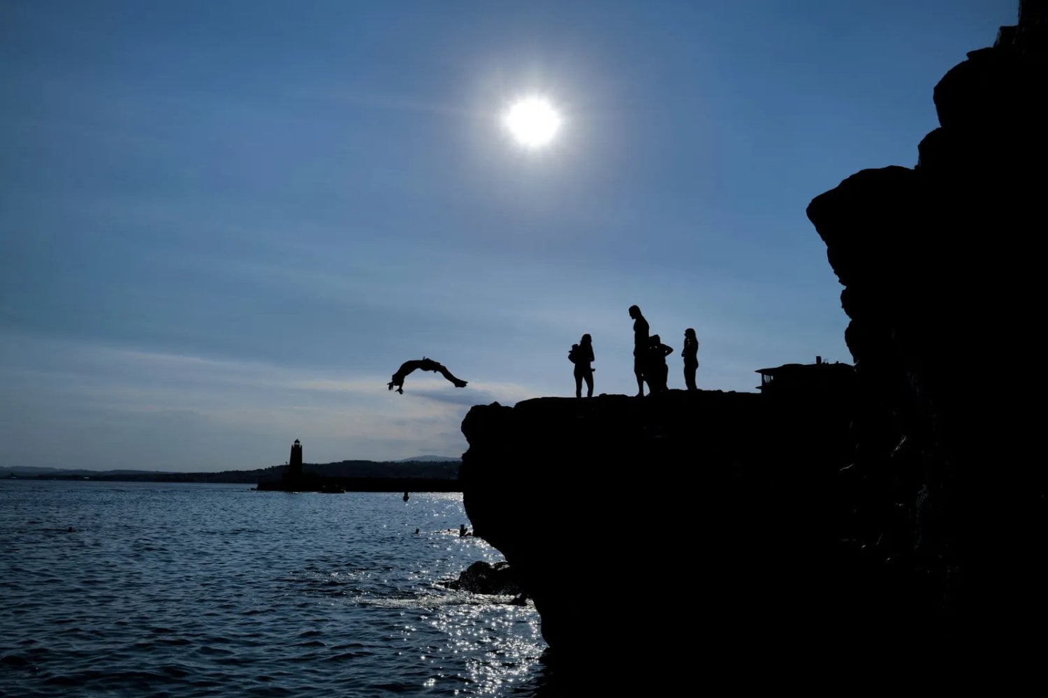 El Mediterráneo está almacenando una enorme cantidad de calor frente a España: una boya marcó 33 °C y septiembre puede convertir toda esa energía en lluvias mucho más intensas