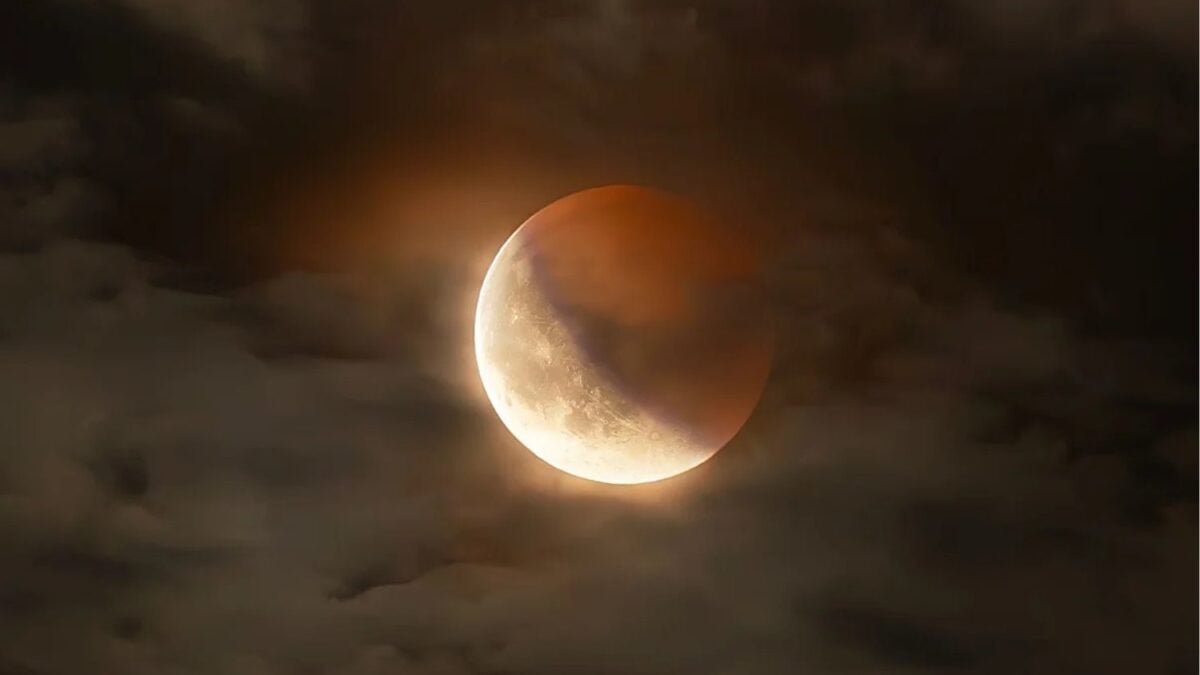 España acaba de vivir un eclipse total de Sol y agosto todavía guarda otro gran espectáculo. El 28, casi toda la Luna se hundirá en la sombra de la Tierra y se teñirá de rojo