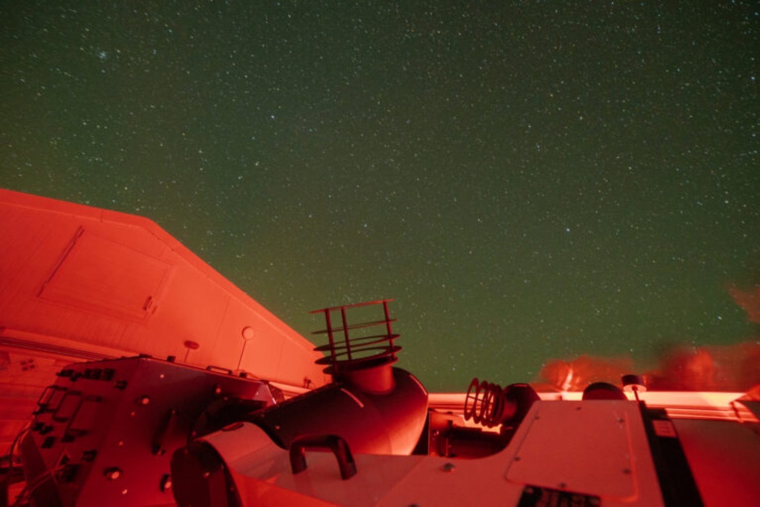 La Vía Láctea está siendo convertida en un mapa de 44 millones de espectros. La UNAM participa en un proyecto que quiere saber qué ocurre entre sus estrellas