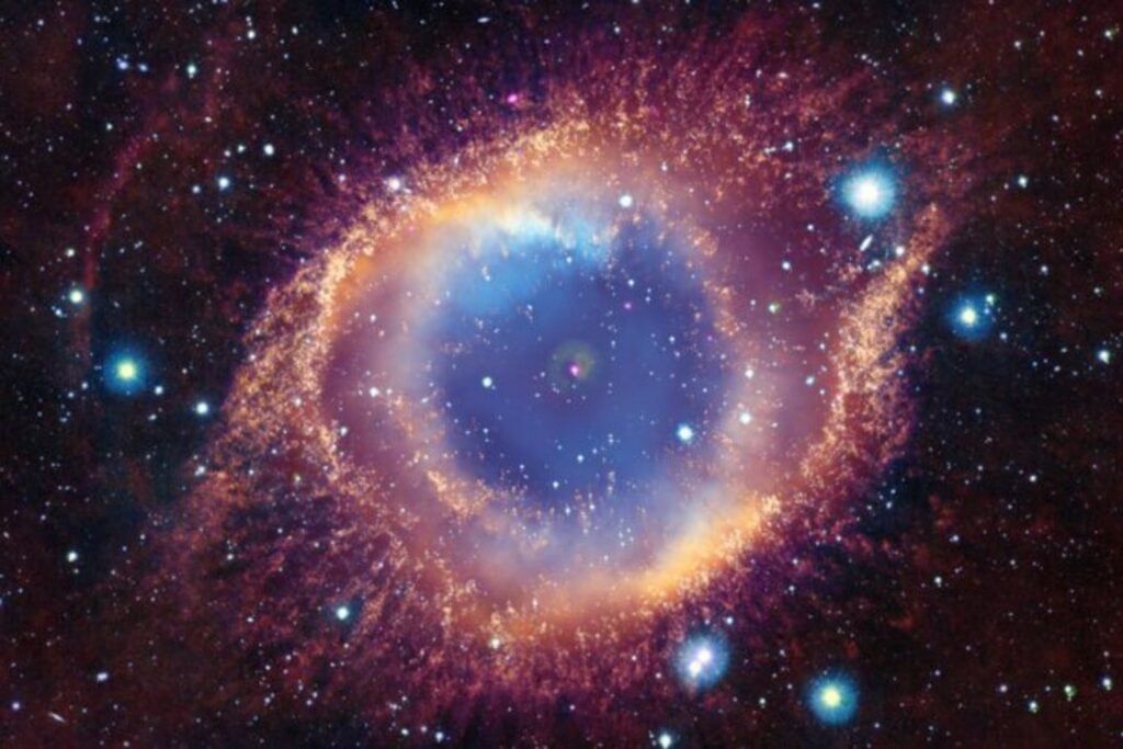 Los rayos X atravesaron el polvo de 94 monstruos galácticos y revelaron cómo crecían cuando el Universo era joven. Uno está escondido en una galaxia que fabrica unas 1.000 masas solares en estrellas cada año
