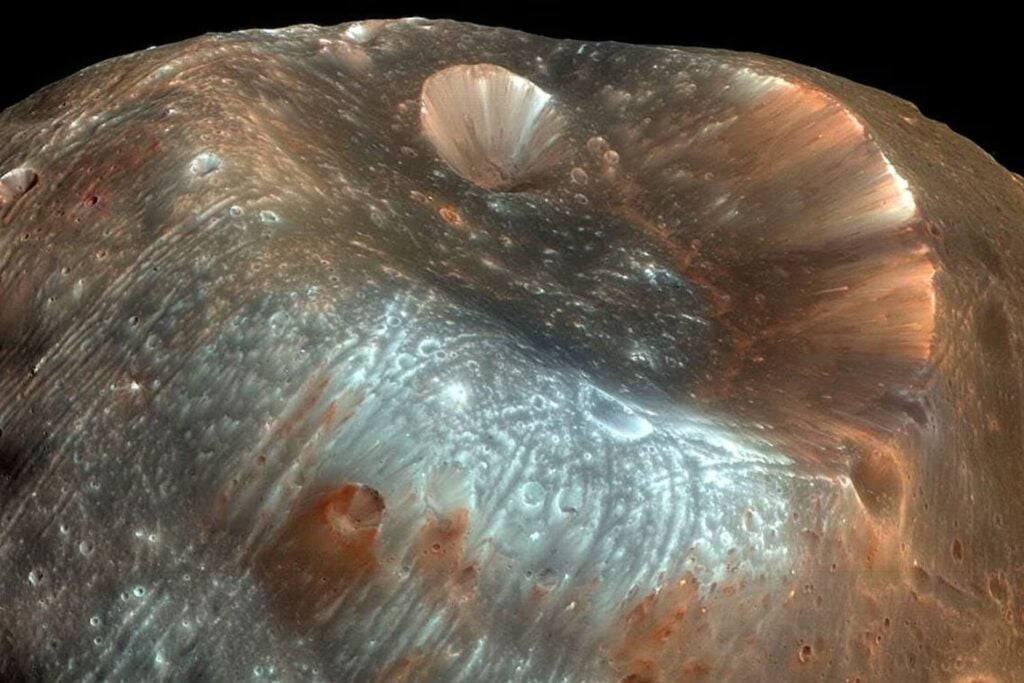 Japón viajará hasta una luna de Marte, recogerá al menos 10 gramos de su suelo y los traerá a la Tierra. Ese pequeño botín puede revelar cómo llegaron el agua y los ingredientes de la vida a los planetas